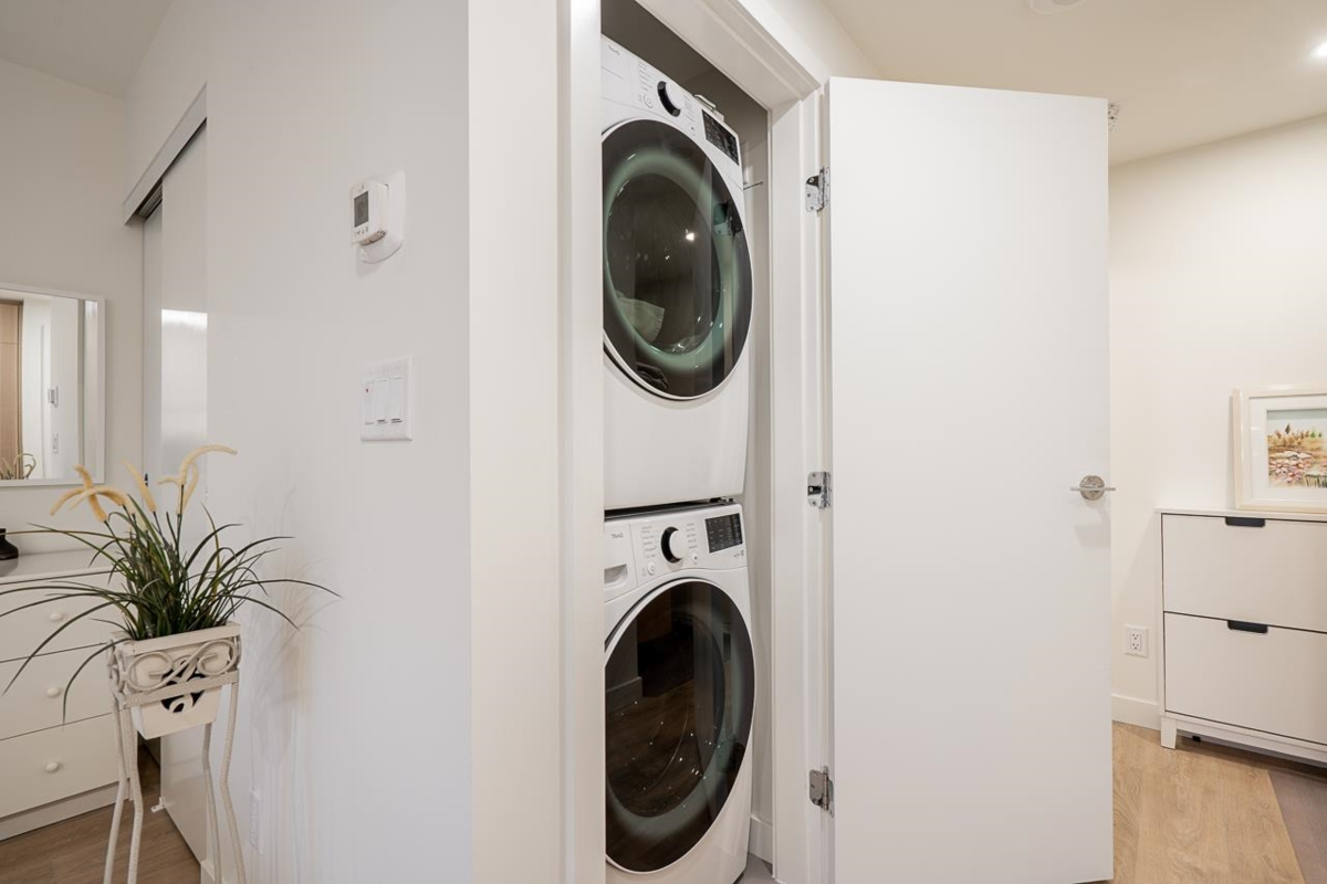 Laundry Room Photo of 910 318 Alderson Avenue, Coquitlam, BC