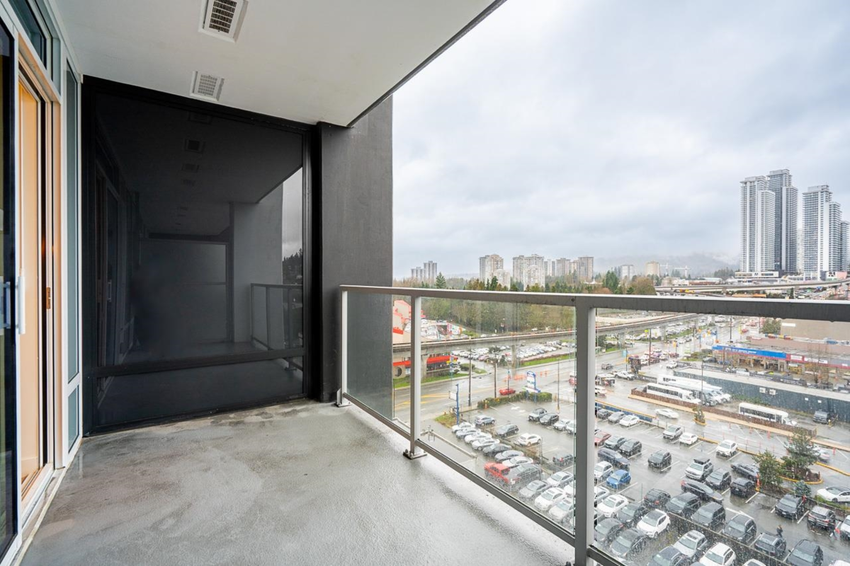 Mudroom Photo of 910 318 Alderson Avenue, Coquitlam, BC