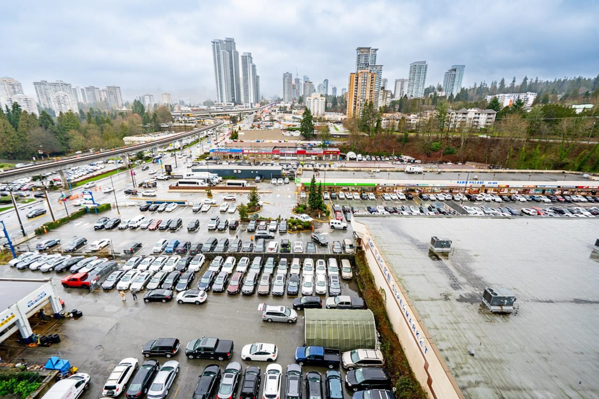 Outdoor Deck Photo of 910 318 Alderson Avenue, Coquitlam, BC