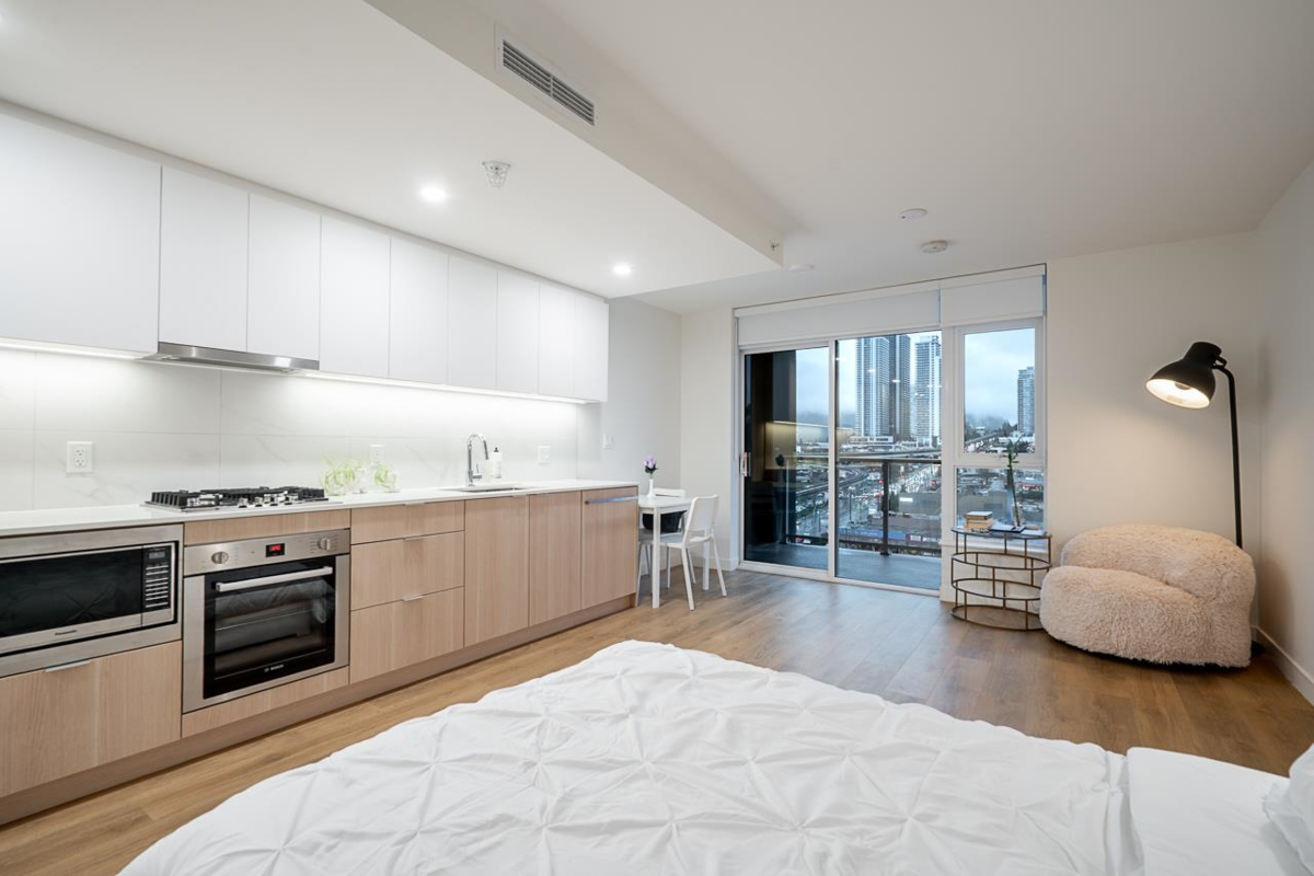 Pantry Photo of 910 318 Alderson Avenue, Coquitlam, BC