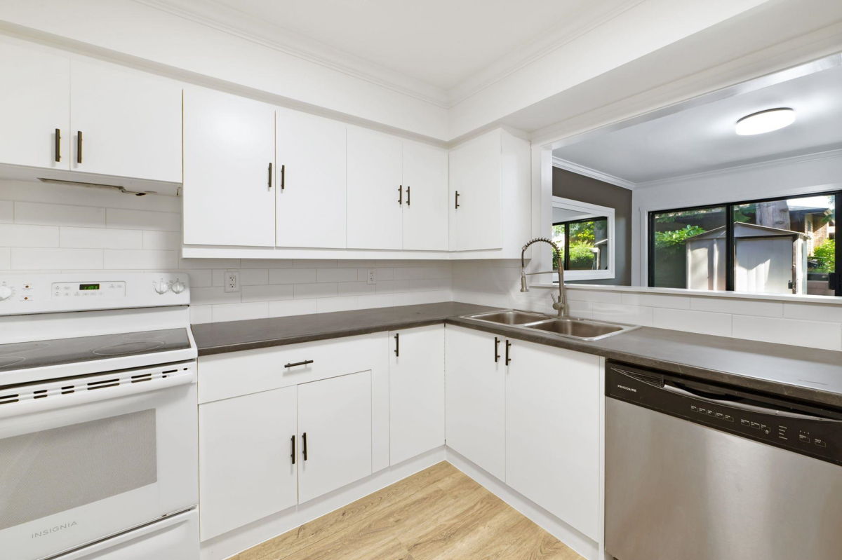 Dining Area Photo of 310 10620 150 Street, Surrey, BC
