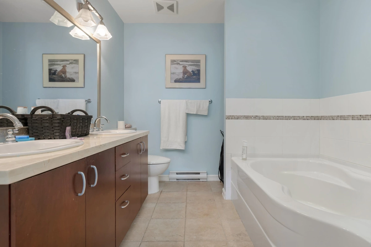 Breakfast Nook Photo of 107 1551 Foster Street, White Rock, BC