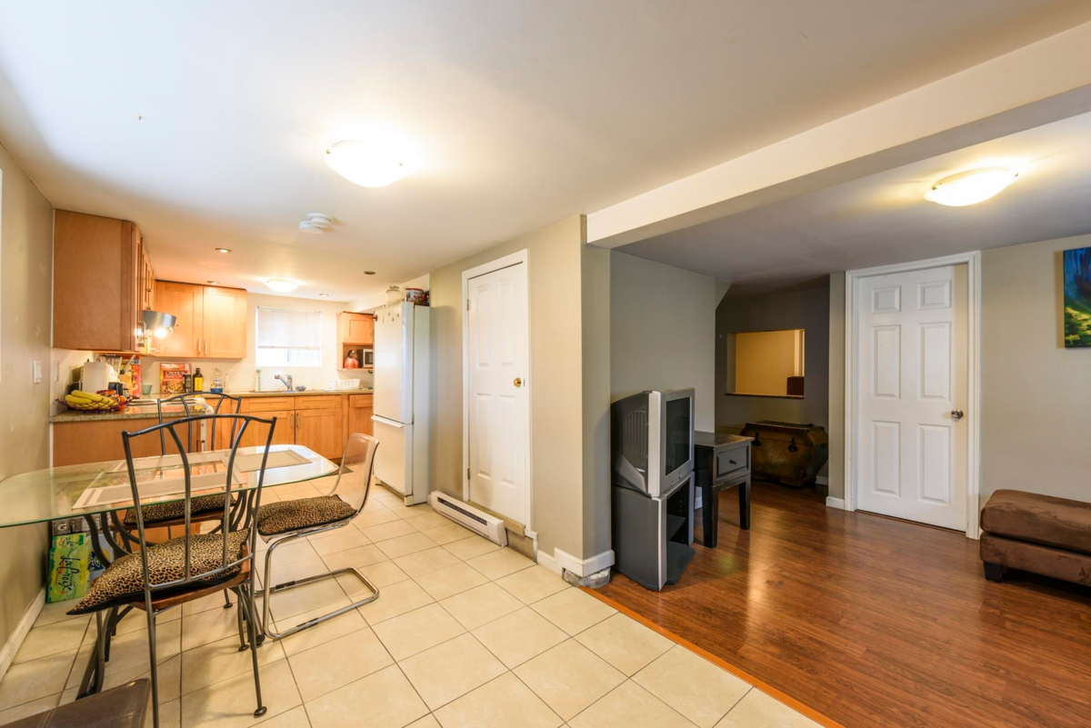 Hallway Photo of 3528 Franklin Street, Vancouver, BC
