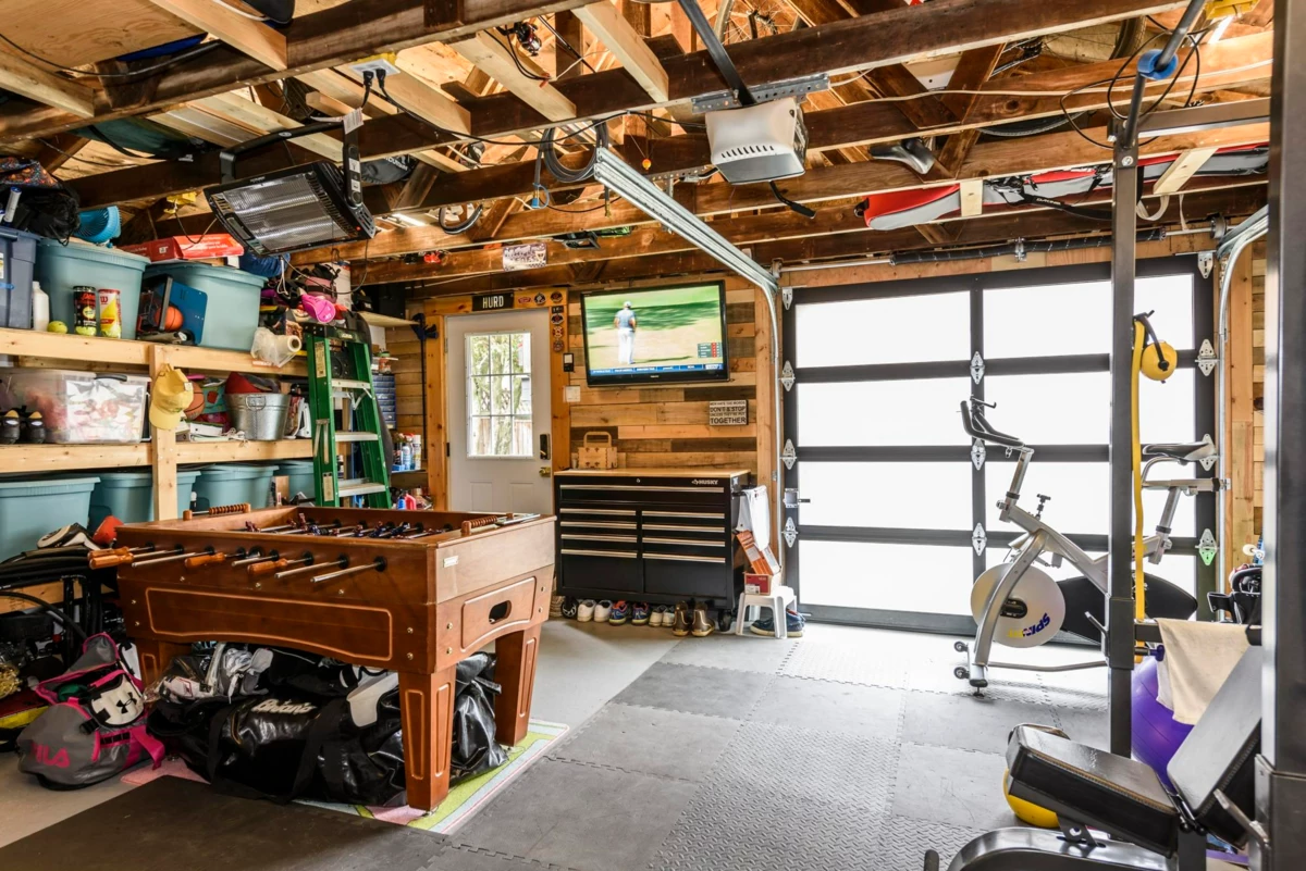 Hot Tub / Spa Photo of 3528 Franklin Street, Vancouver, BC