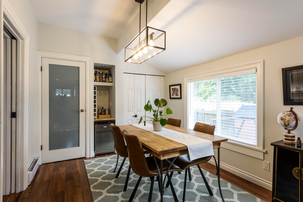 Kitchen Photo of 3528 Franklin Street, Vancouver, BC