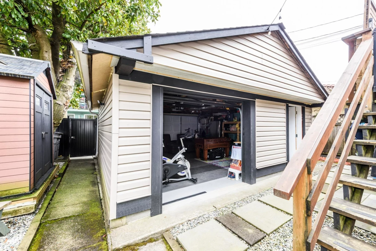 Outdoor Kitchen Photo of 3528 Franklin Street, Vancouver, BC