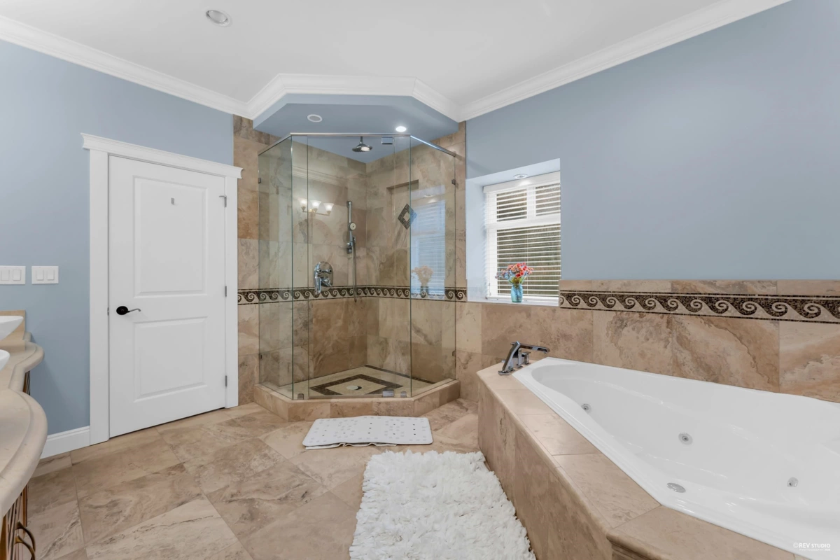 Hot Tub / Spa Photo of 14033 34a Avenue, Surrey, BC