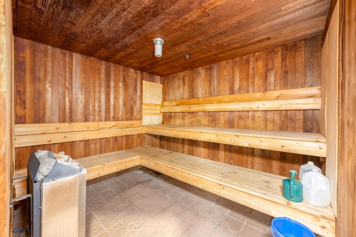 Basement Recreation Room Photo of 1601 6282 Kathleen Avenue, Burnaby, BC