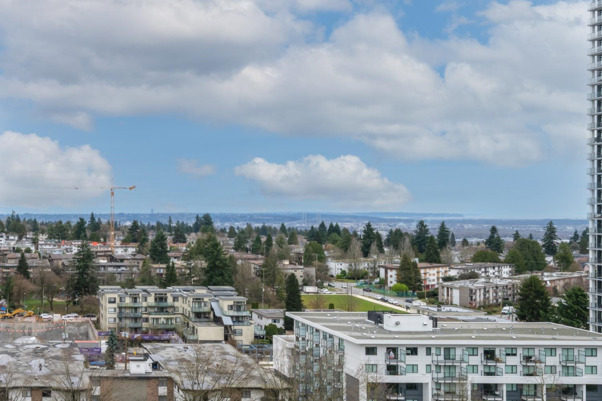 Entry Foyer Photo of 1601 6282 Kathleen Avenue, Burnaby, BC