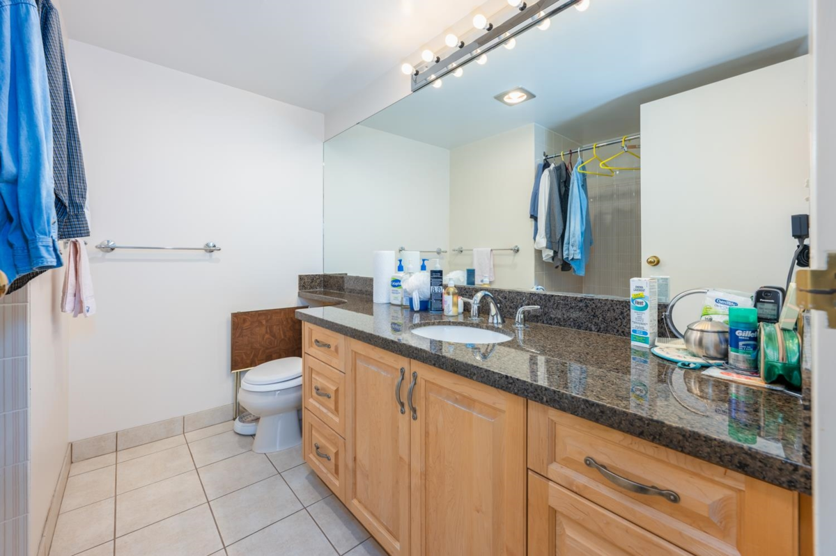 Guest Bathroom Photo of 1601 6282 Kathleen Avenue, Burnaby, BC