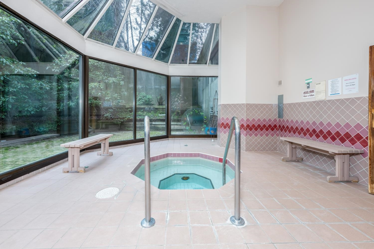 Laundry Room Photo of 1601 6282 Kathleen Avenue, Burnaby, BC