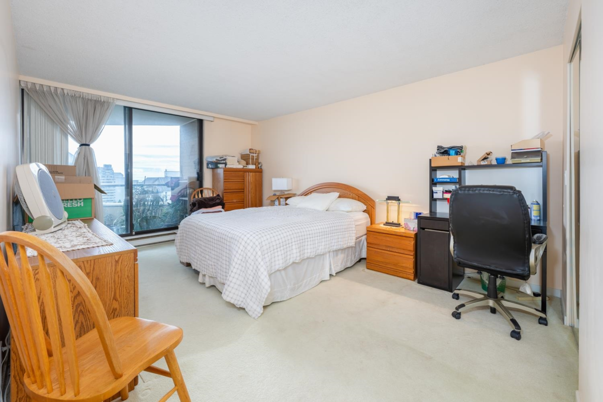 Powder Room Photo of 1601 6282 Kathleen Avenue, Burnaby, BC