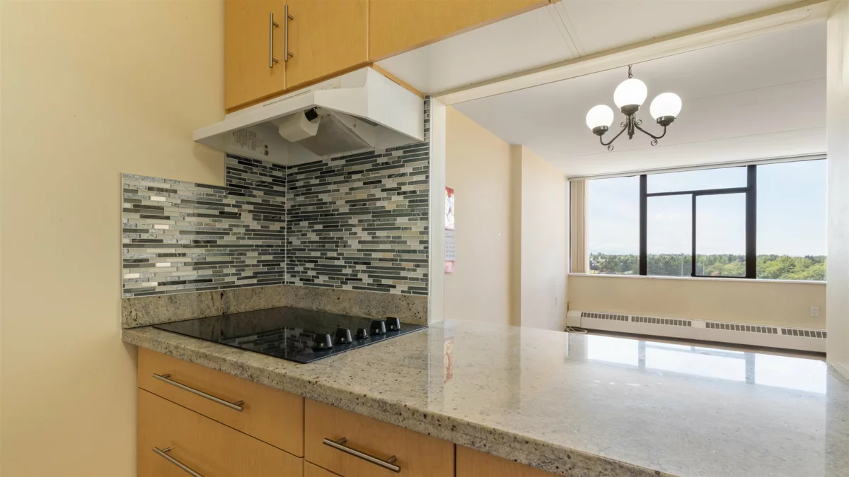 Kitchen Island Photo of 1208 6651 Minoru Boulevard, Richmond, BC