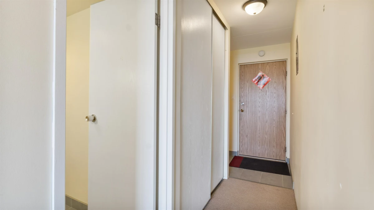 Primary Bathroom Photo of 1208 6651 Minoru Boulevard, Richmond, BC