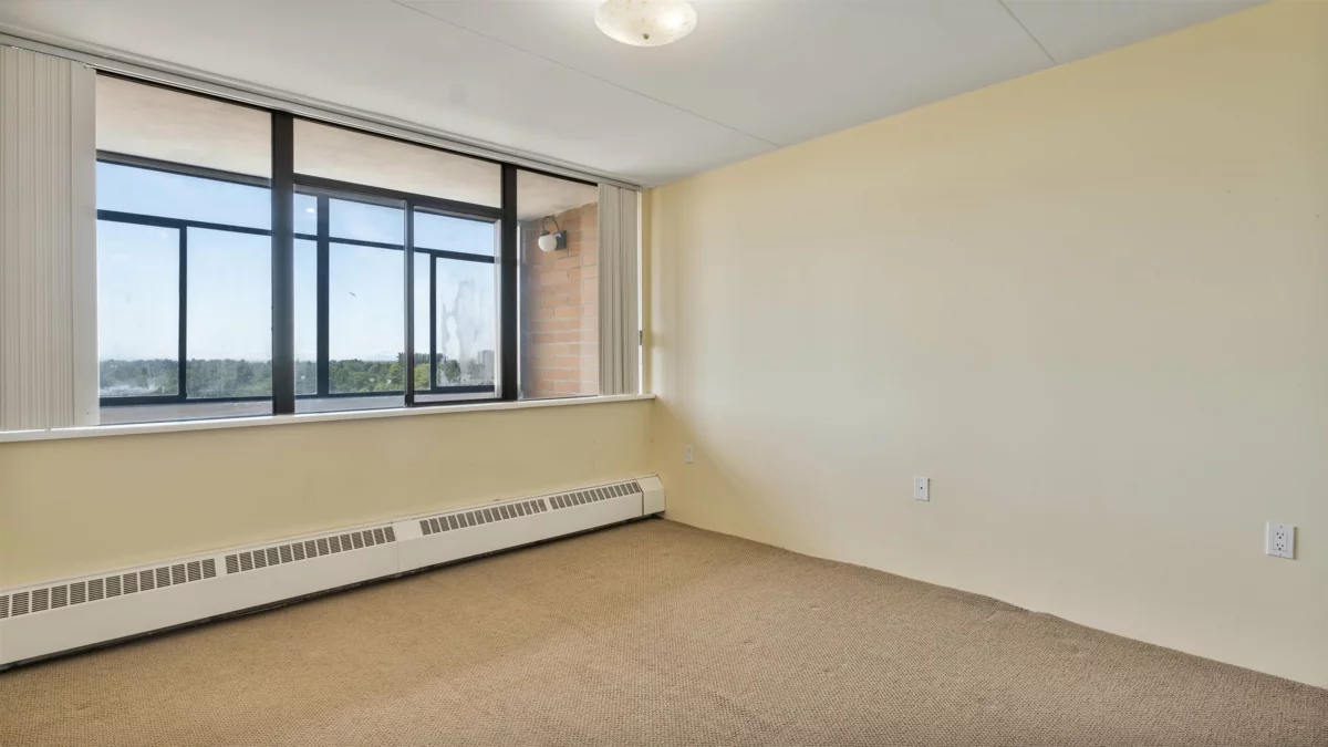 Walk-In Closet Photo of 1208 6651 Minoru Boulevard, Richmond, BC