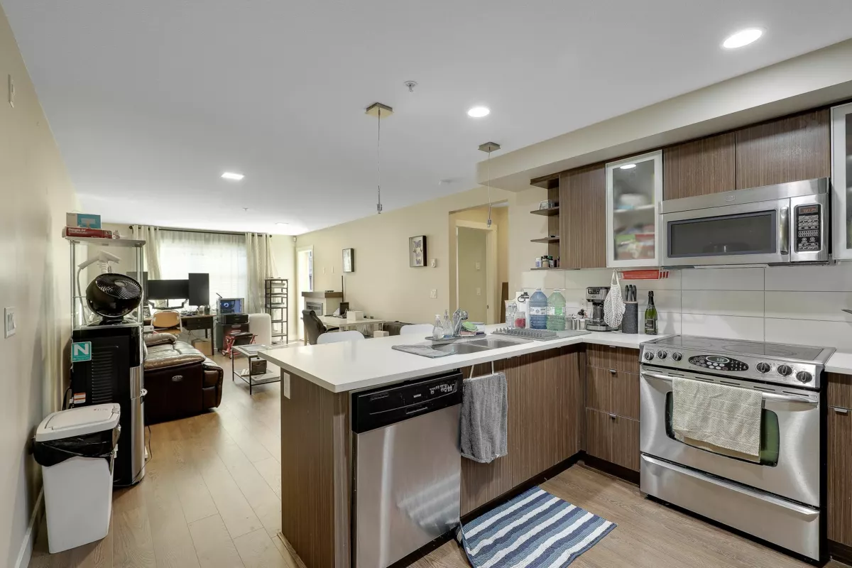 Guest Bathroom Photo of 209 19936 56 Avenue, Langley, BC