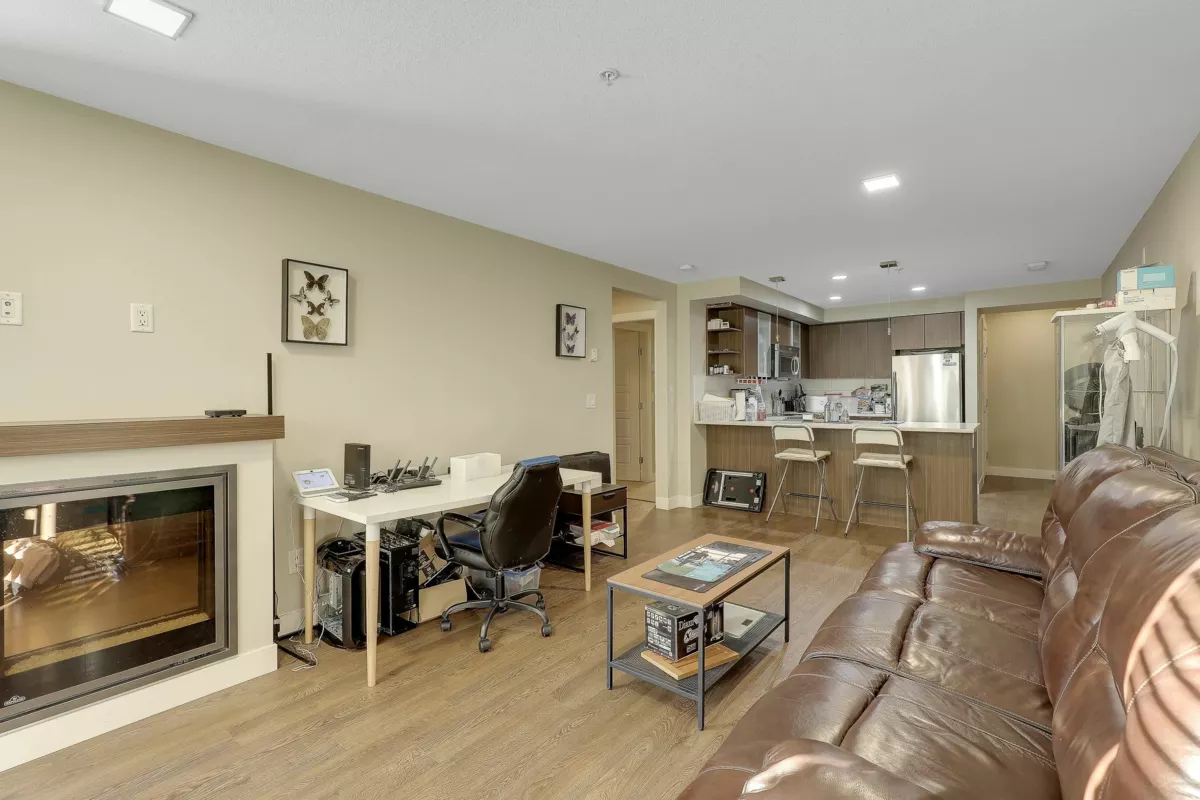 Primary Bathroom Photo of 209 19936 56 Avenue, Langley, BC