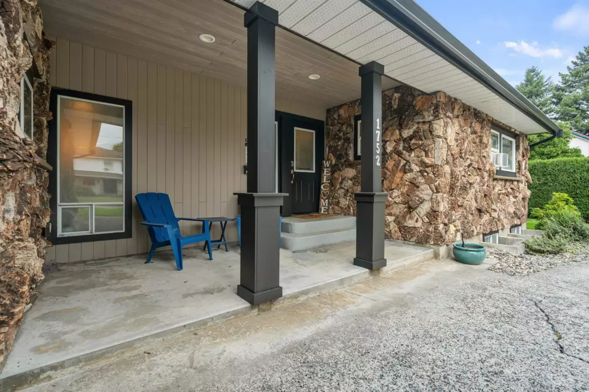 Family Room Photo of 1752 Cedar Place, Agassiz, BC