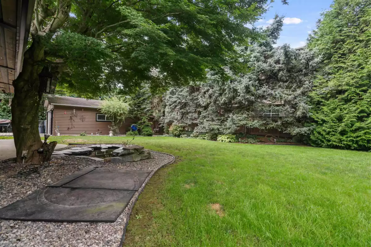 Hot Tub / Spa Photo of 1752 Cedar Place, Agassiz, BC