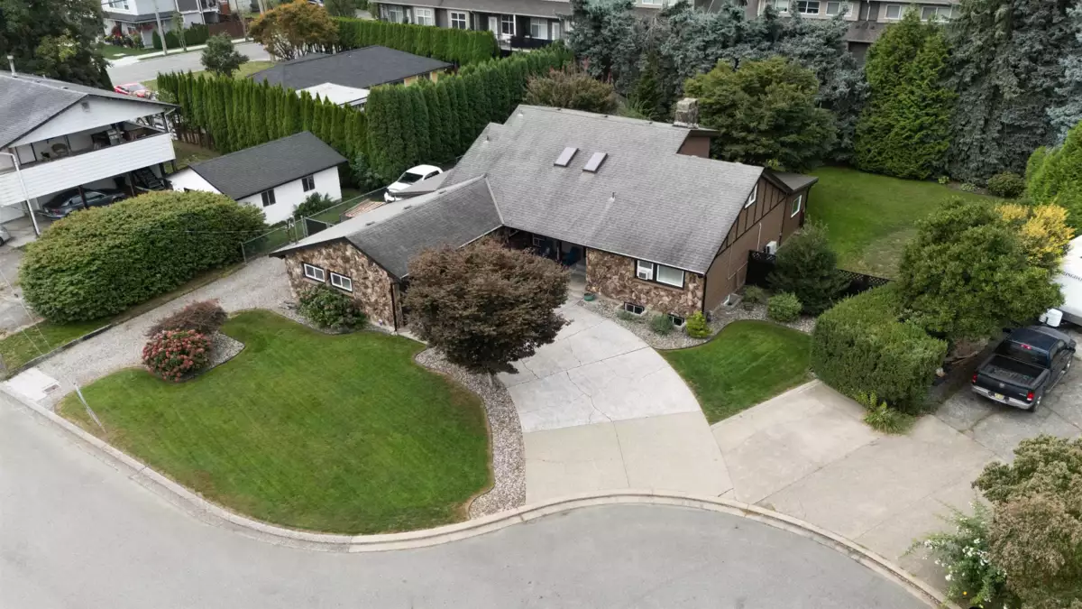 Living Room Photo of 1752 Cedar Place, Agassiz, BC