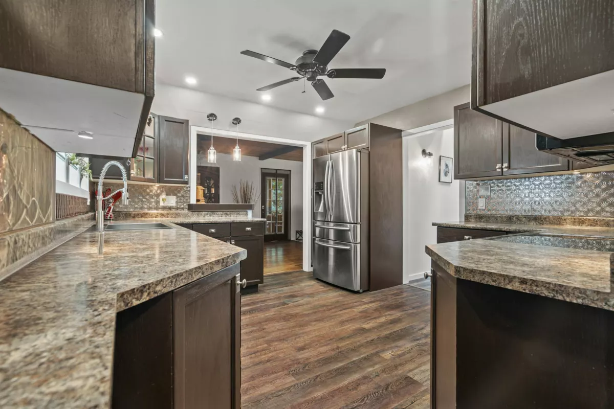 Walk-In Closet Photo of 1752 Cedar Place, Agassiz, BC