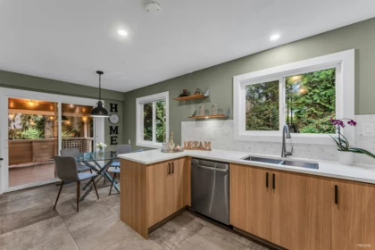 Breakfast Nook Photo of 5068 7b Avenue, Delta, BC