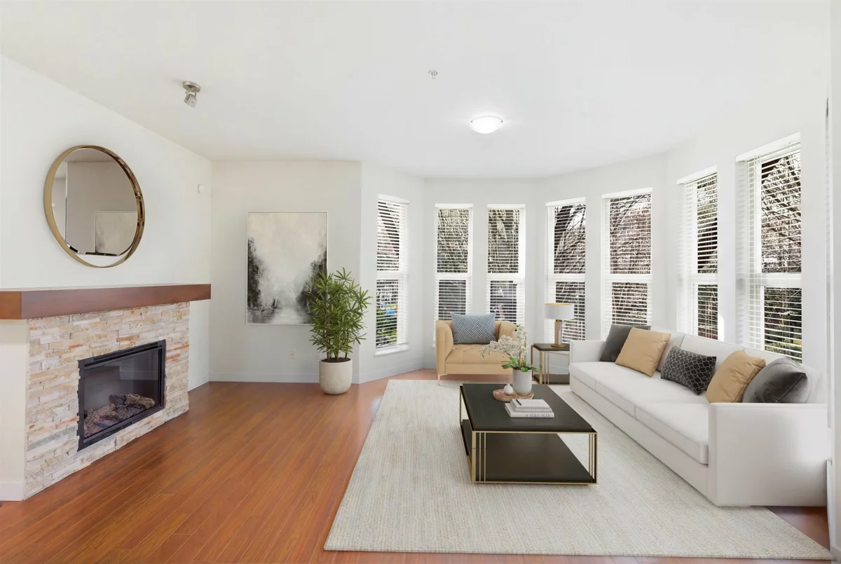 Living Room Photo of 310 E 14th Street, North Vancouver, BC