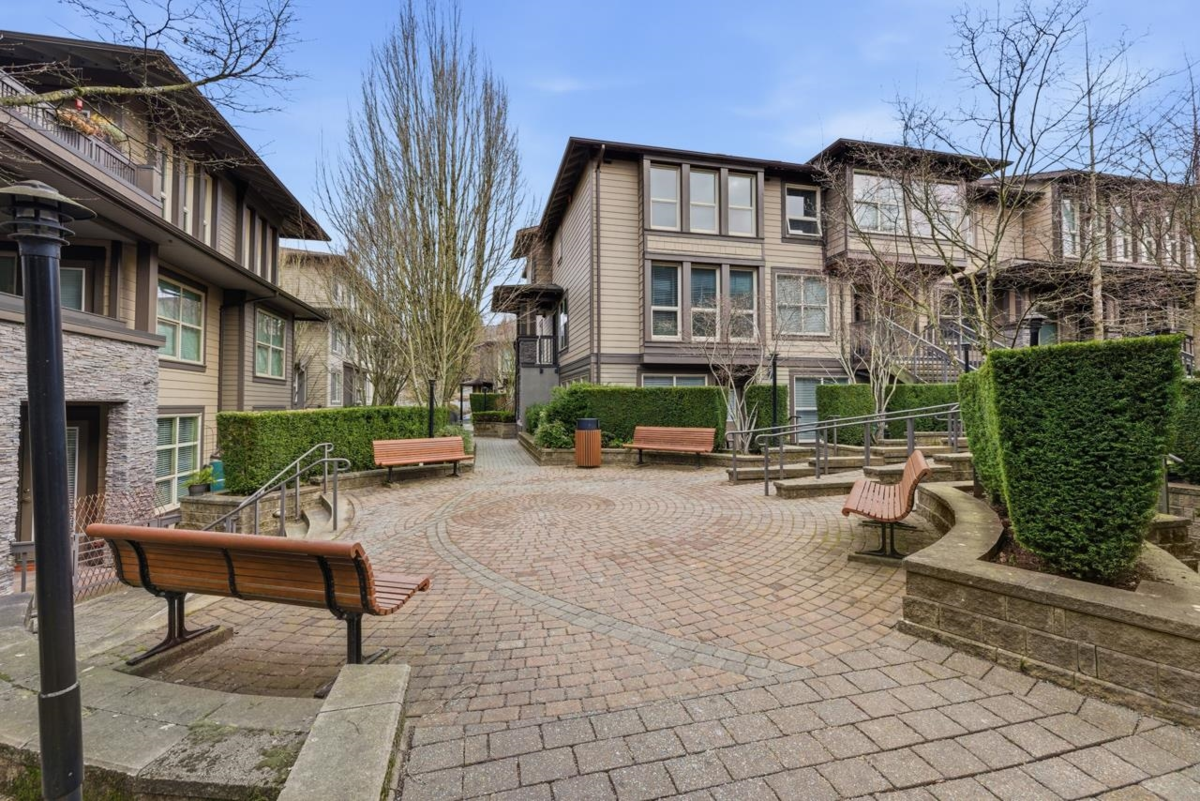 Outdoor Deck Photo of 310 E 14th Street, North Vancouver, BC