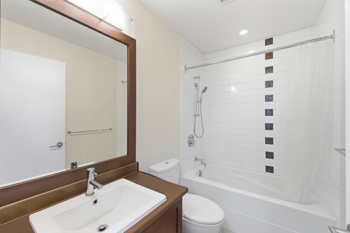 Powder Room Photo of 310 E 14th Street, North Vancouver, BC