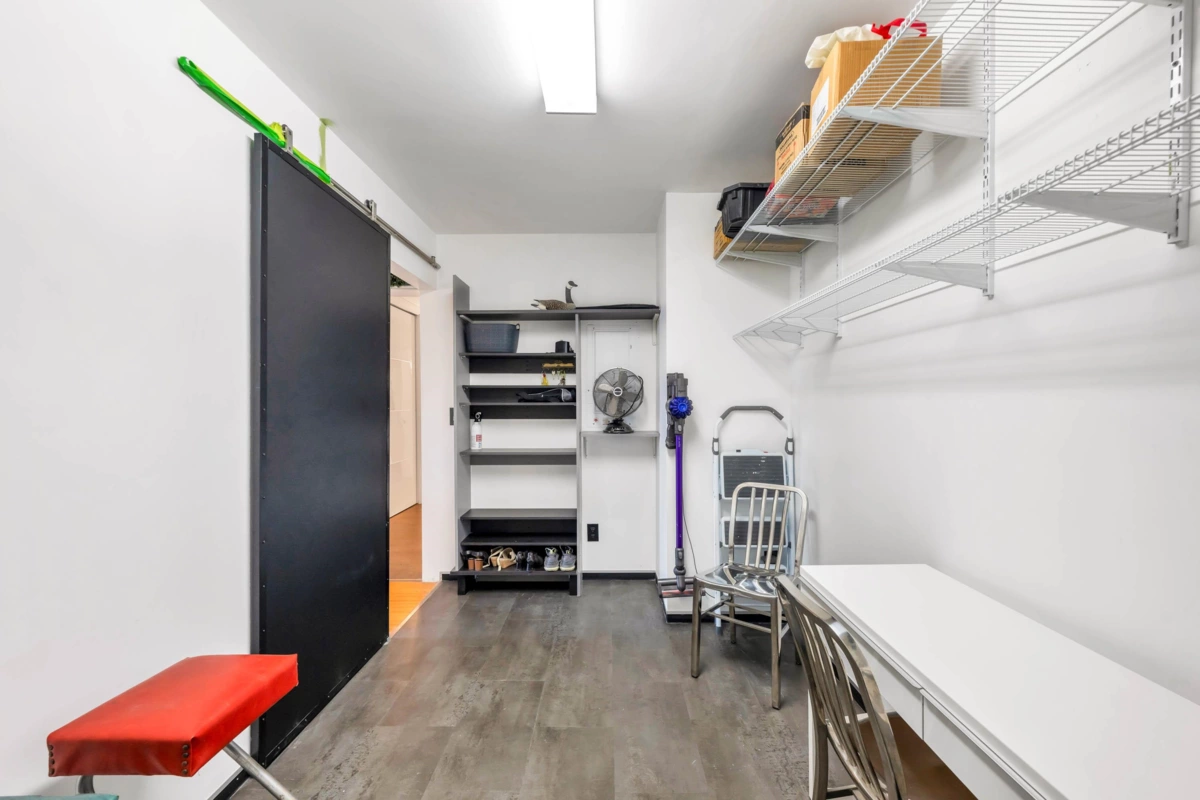 Hallway Photo of 325 17707 57a Avenue, Surrey, BC