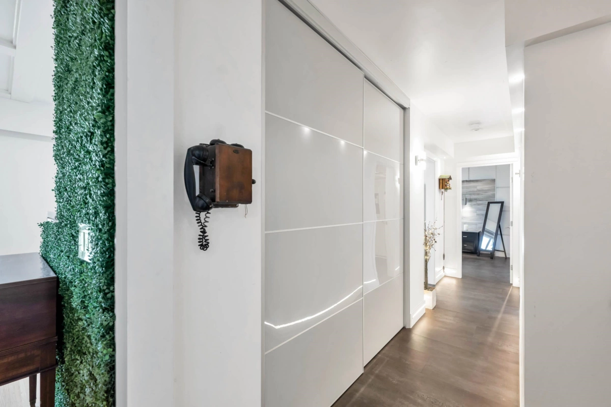 Mudroom Photo of 325 17707 57a Avenue, Surrey, BC