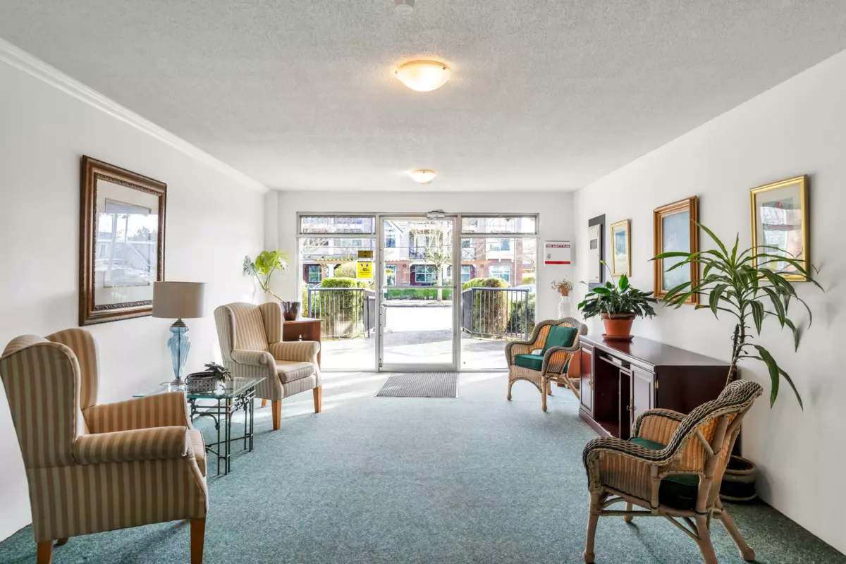 Staircase Photo of 325 17707 57a Avenue, Surrey, BC
