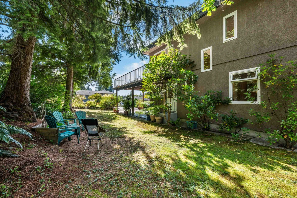 Backyard Photo of 935 Stardale Avenue, Coquitlam, BC