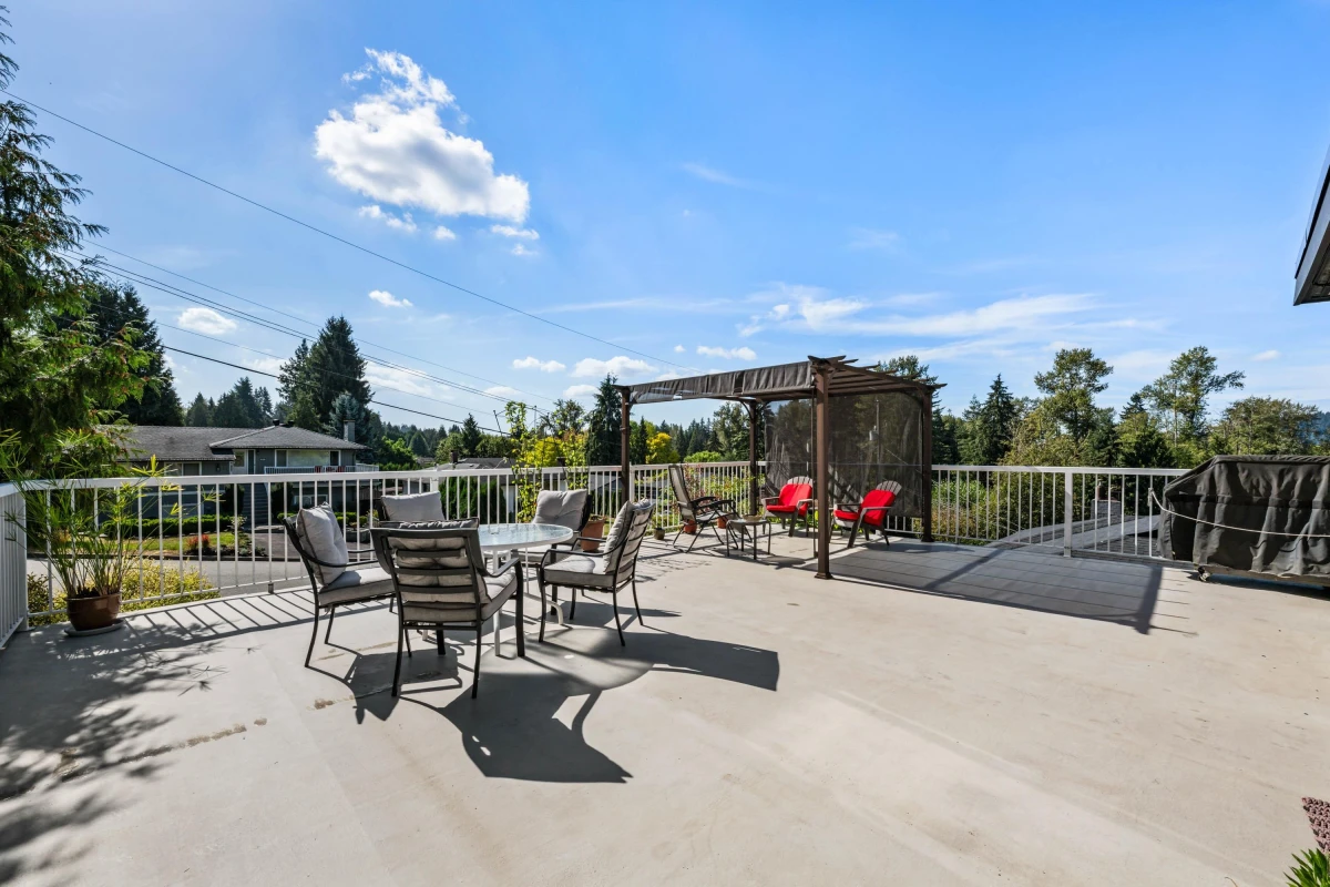 Hot Tub / Spa Photo of 935 Stardale Avenue, Coquitlam, BC