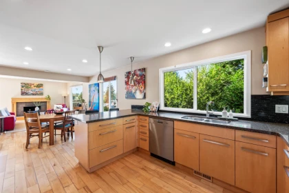 Breakfast Nook Photo of 935 Stardale Avenue, Coquitlam, BC