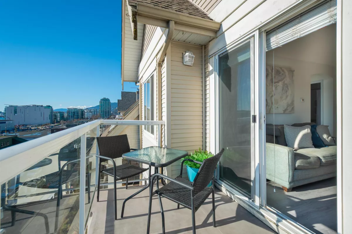 Family Room Photo of 409 365 E 1st Street, North Vancouver, BC