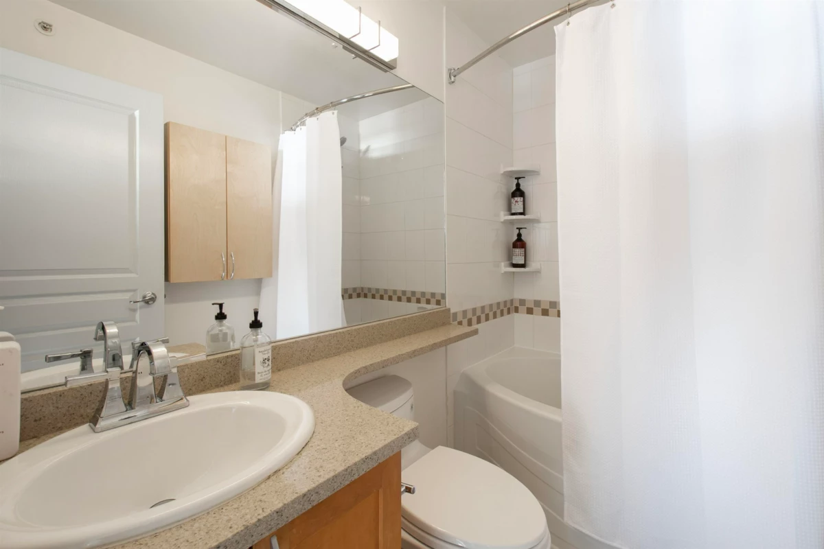 Guest Bathroom Photo of 409 365 E 1st Street, North Vancouver, BC