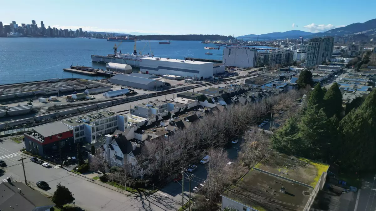 Loft / Bonus Room Photo of 409 365 E 1st Street, North Vancouver, BC