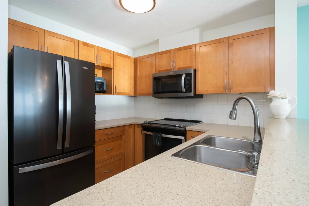 Walk-In Closet Photo of 409 365 E 1st Street, North Vancouver, BC