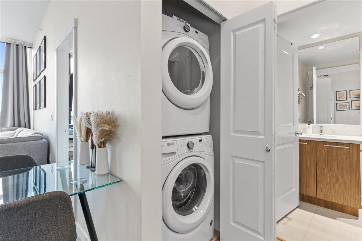 Hallway Photo of 1106 3281 E Kent Avenue North, Vancouver, BC