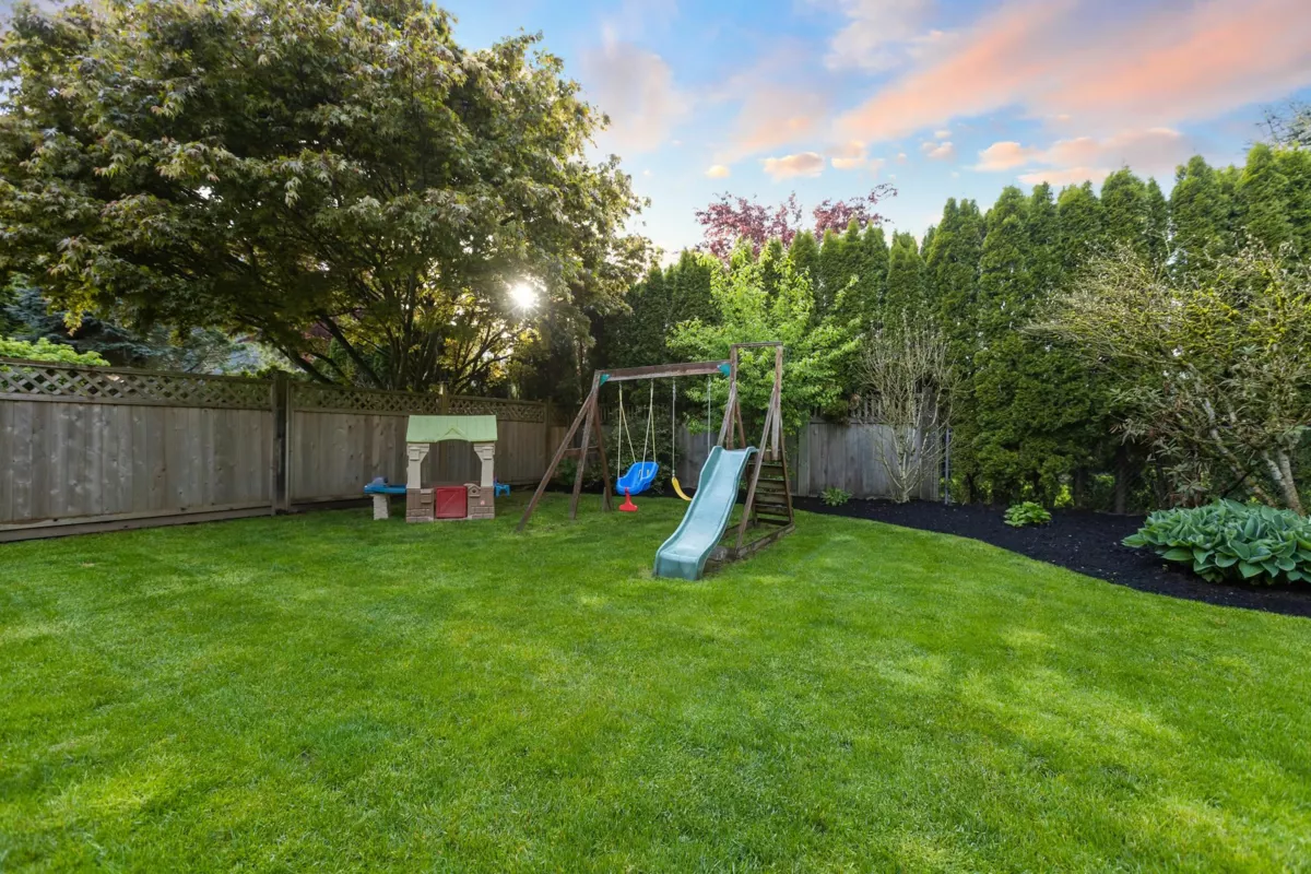 Basement Recreation Room Photo of 511 Cottonwood Avenue, Harrison Hot Springs, BC