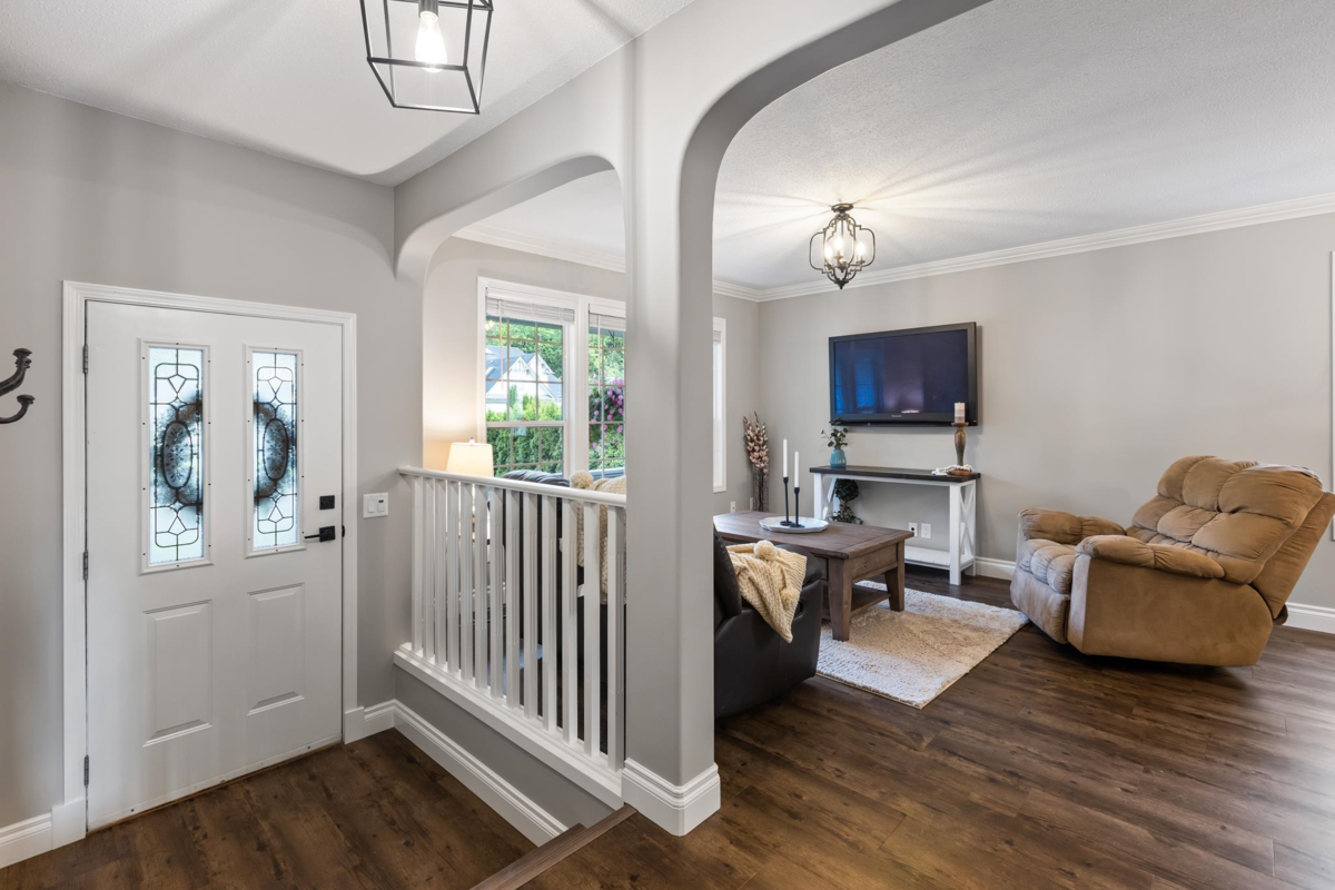 Family Room Photo of 511 Cottonwood Avenue, Harrison Hot Springs, BC