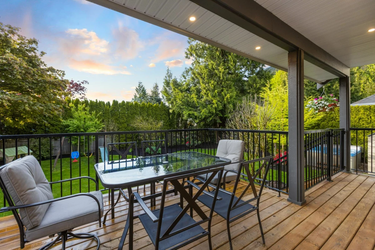 Guest Bathroom Photo of 511 Cottonwood Avenue, Harrison Hot Springs, BC