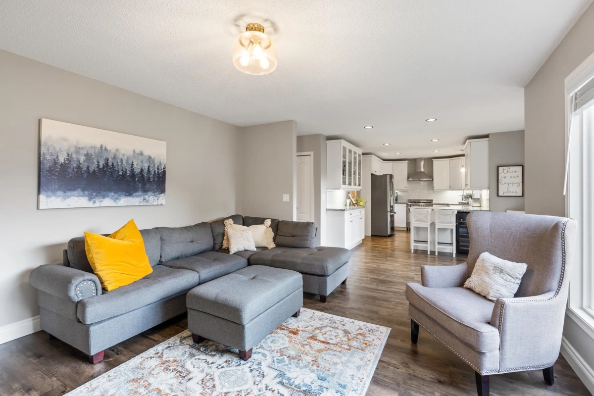 Hallway Photo of 511 Cottonwood Avenue, Harrison Hot Springs, BC