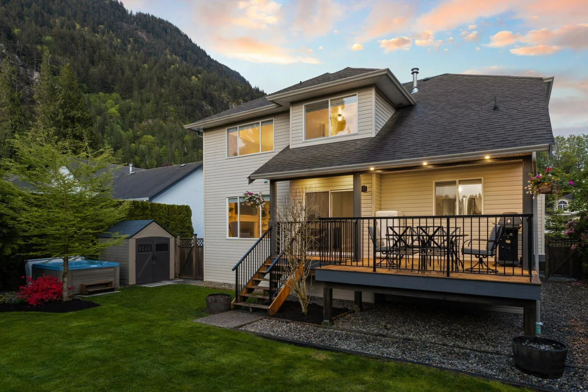 Laundry Room Photo of 511 Cottonwood Avenue, Harrison Hot Springs, BC