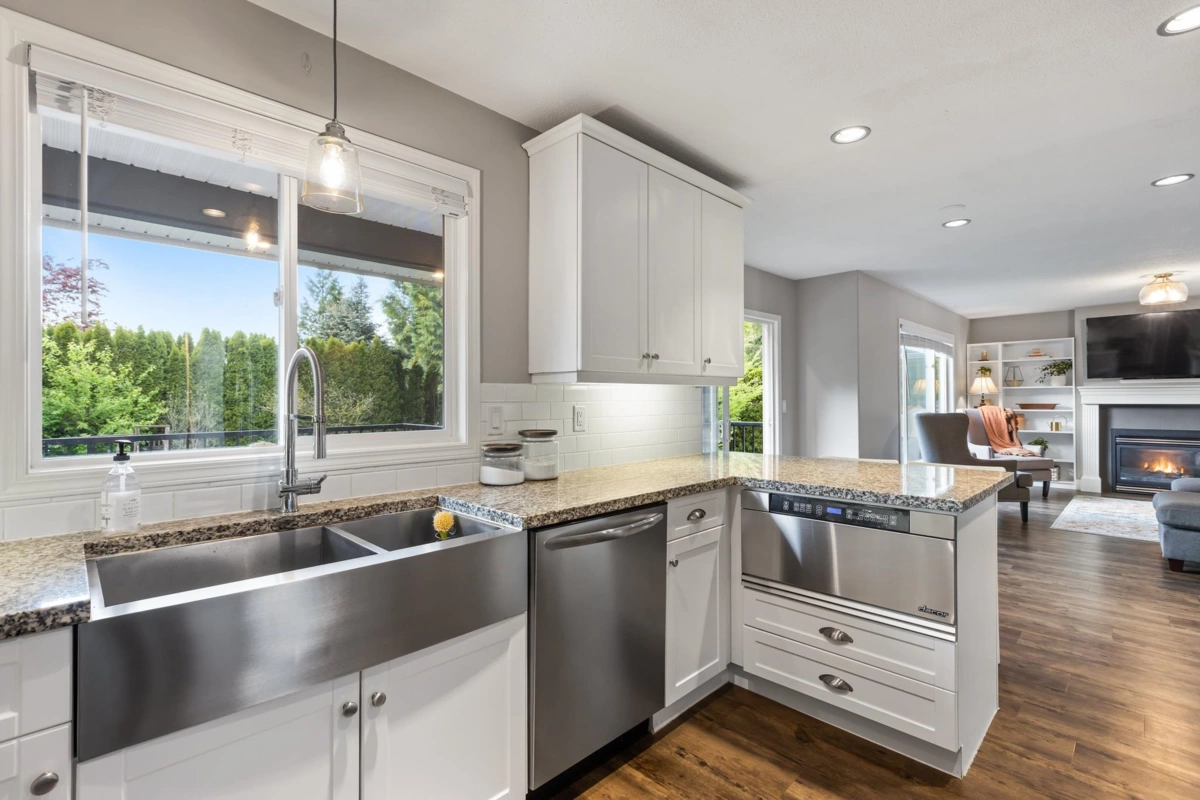 Walk-In Closet Photo of 511 Cottonwood Avenue, Harrison Hot Springs, BC
