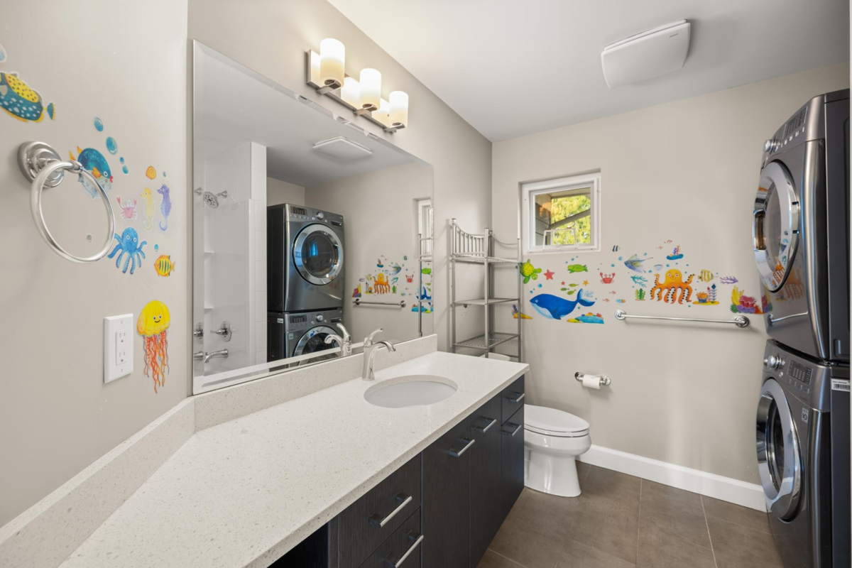 Backyard Photo of 1096 165 Street, Surrey, BC