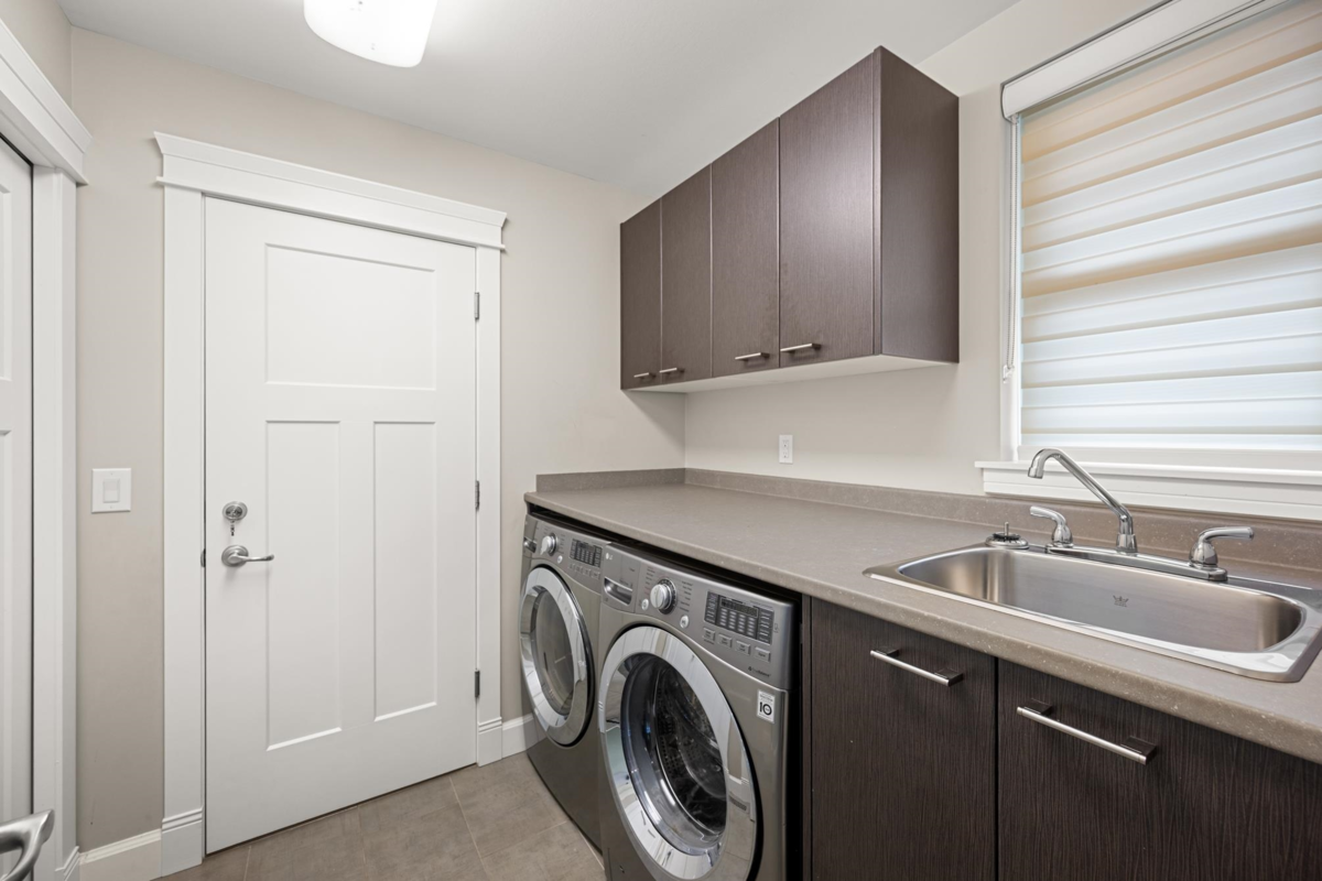 Basement Recreation Room Photo of 1096 165 Street, Surrey, BC