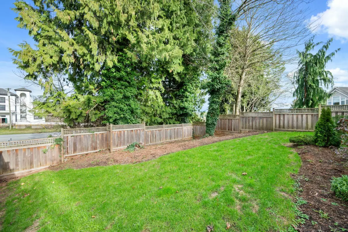 Fitness Center Photo Near 1096 165 Street, Surrey, BC