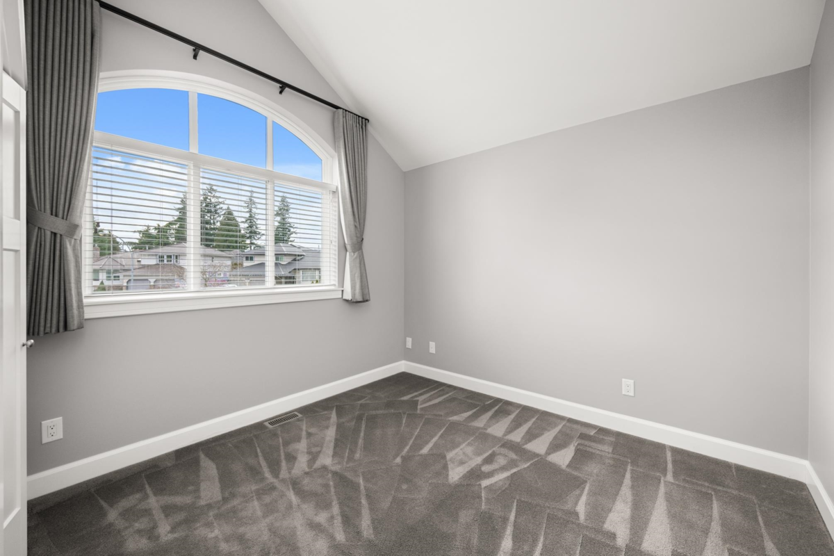 Garden / Landscaping Photo of 1096 165 Street, Surrey, BC